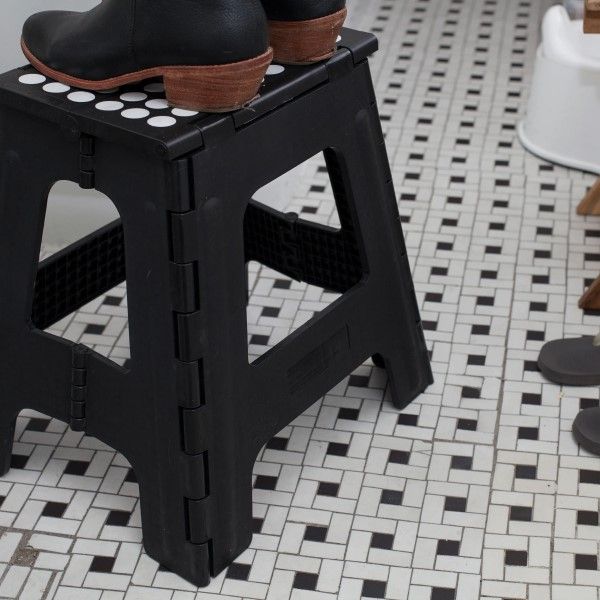 Kikkerland-Tall-Folding-Step-Stool-2