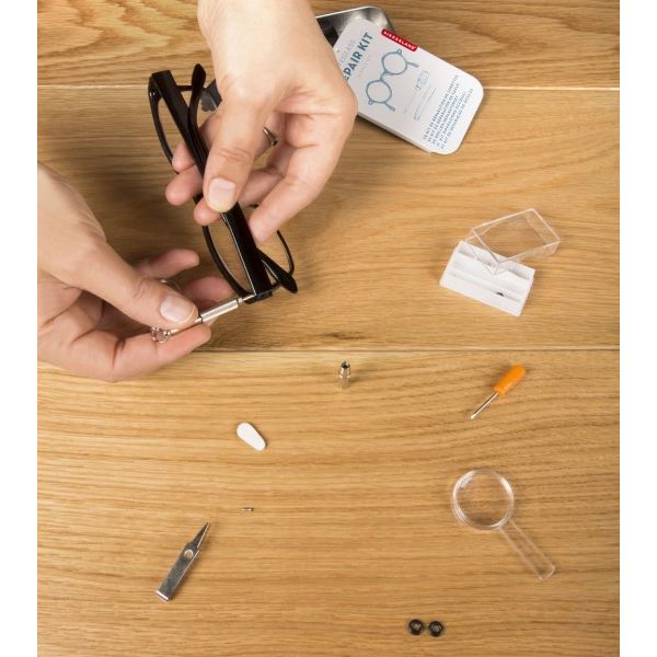 Kikkerland-Eye-Glasses-Repair-Kit-3