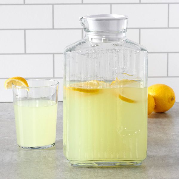 Bistro-Pitcher-with-Stopper-2qt-1.89L