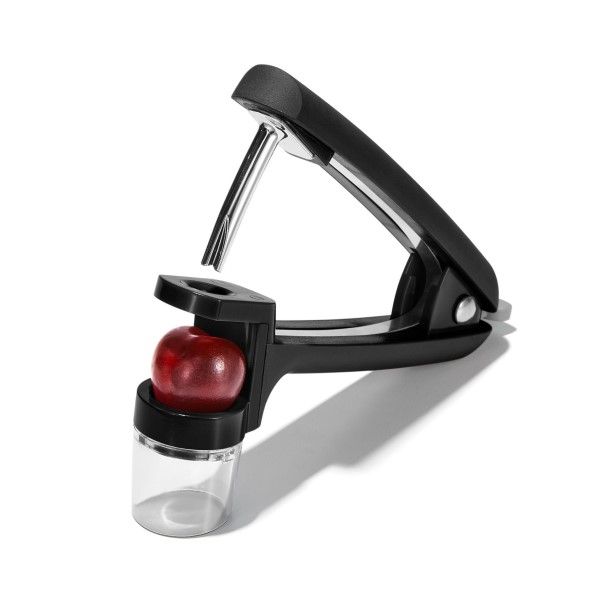 OXO-Cherry---Olive-Pitter-4