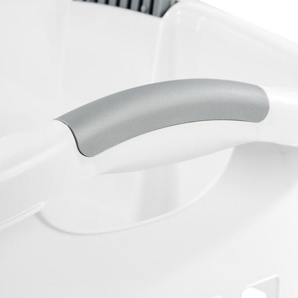 Sterilite-Ultra-Wheeled-Laundry-Basket-5