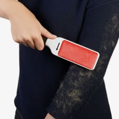 OXO-Furlifter-Garment-Brush-1