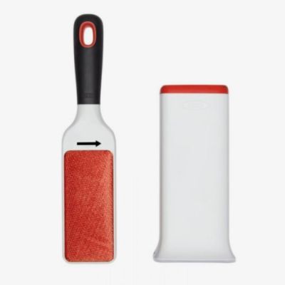 OXO-Furlifter-Garment-Brush