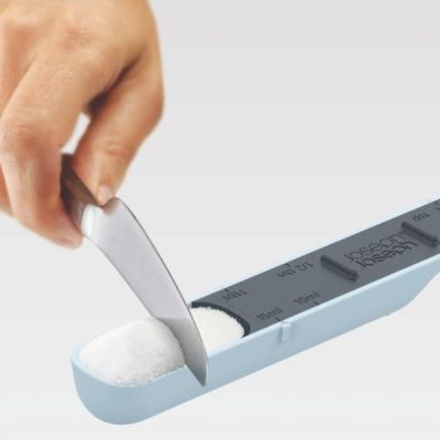 Measure-Up-Adjustable-Measuring-Spoon-1
