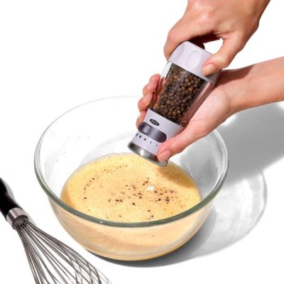 OXO GG CONTOURED PEPPER GRINDER-3