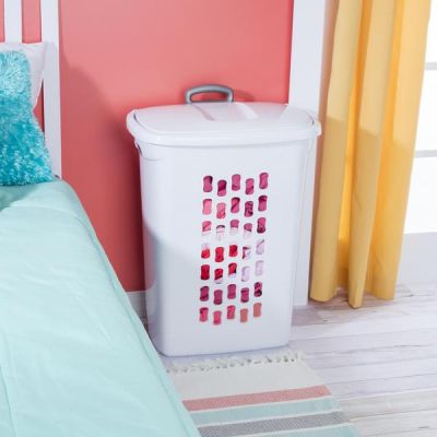 Sterilite-Ultra-Wheeled-Hamper-3