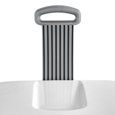 Sterilite-Ultra-Wheeled-Hamper-6