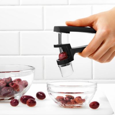 OXO-Cherry---Olive-Pitter-5