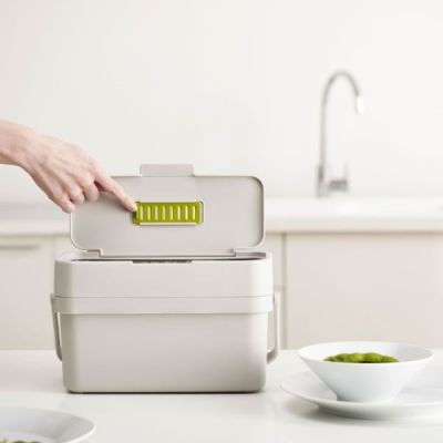 COMPO-4-food-waste-caddy-1