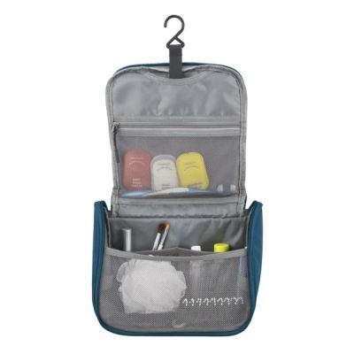 Hanging-Toiletry-Case-2