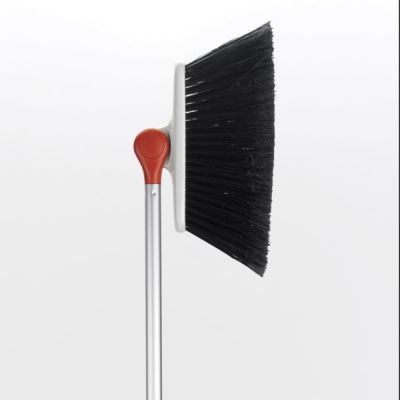OXO-Any-Angle-Broom-2