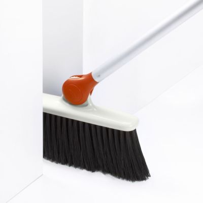 OXO-Any-Angle-Broom-3