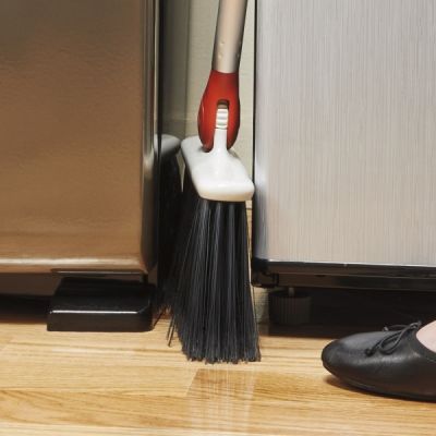 OXO-Any-Angle-Broom-6