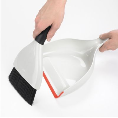 OXO-Dust-Pan-and-Brush-Set-2