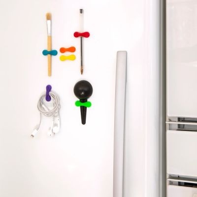 Kikkerland-Rainbow-Grip-Magnets-Set-of-6-2