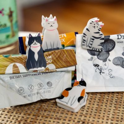 Kikkerland-Kitty-Bag-Clips-1