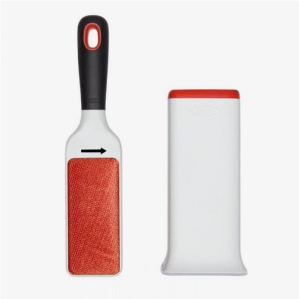 OXO-Furlifter-Garment-Brush