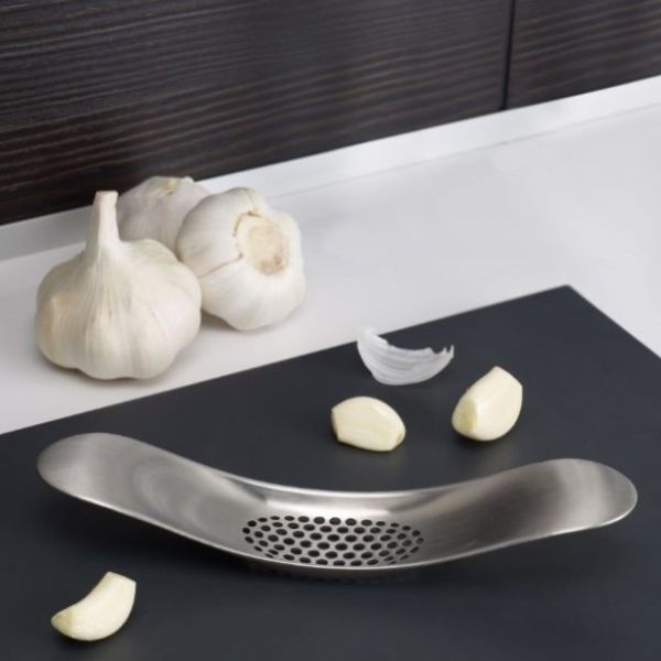 Joseph-Joseph-Rocker-Garlic-Crusher