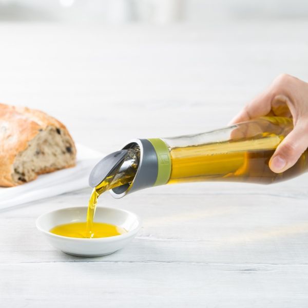 Trudeau-Automatic-Oil-Bottle