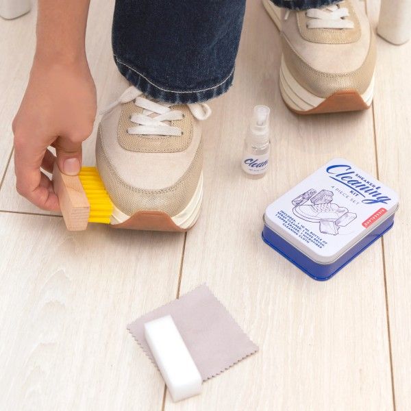 Kikkerland-Sneaker-Cleaning-Kit