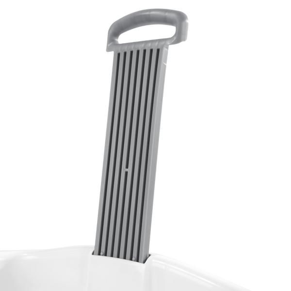 Sterilite-Ultra-Wheeled-Laundry-Basket-4
