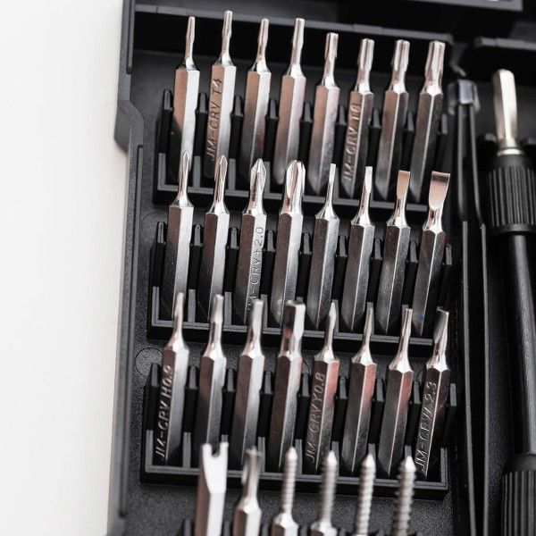 Mad-Man-34-IN-1-Screwdriver-Tool-Kit-1