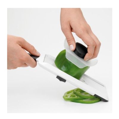 OXO-Mandoline---Hand-Held-2