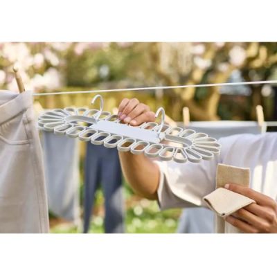Petal-Quick-Grip-Drying-Hanger