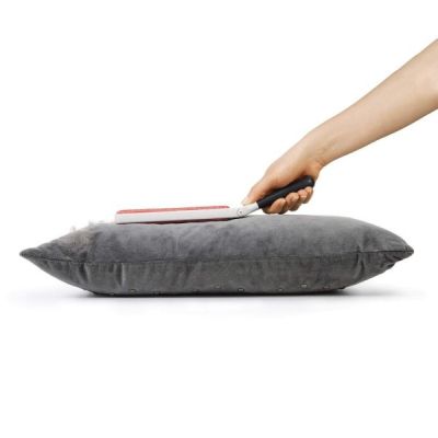 OXO-FurLifter-Furniture-Brush-2