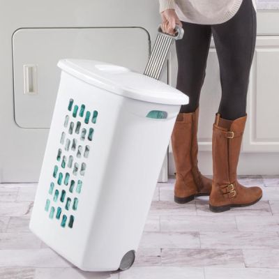 Sterilite-Ultra-Wheeled-Hamper-1